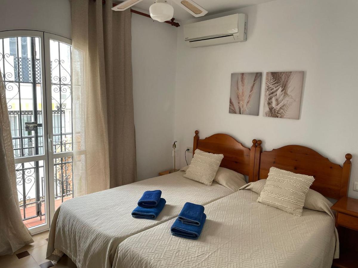 Verano Azul 12 Menyber Nerja Exteriér fotografie