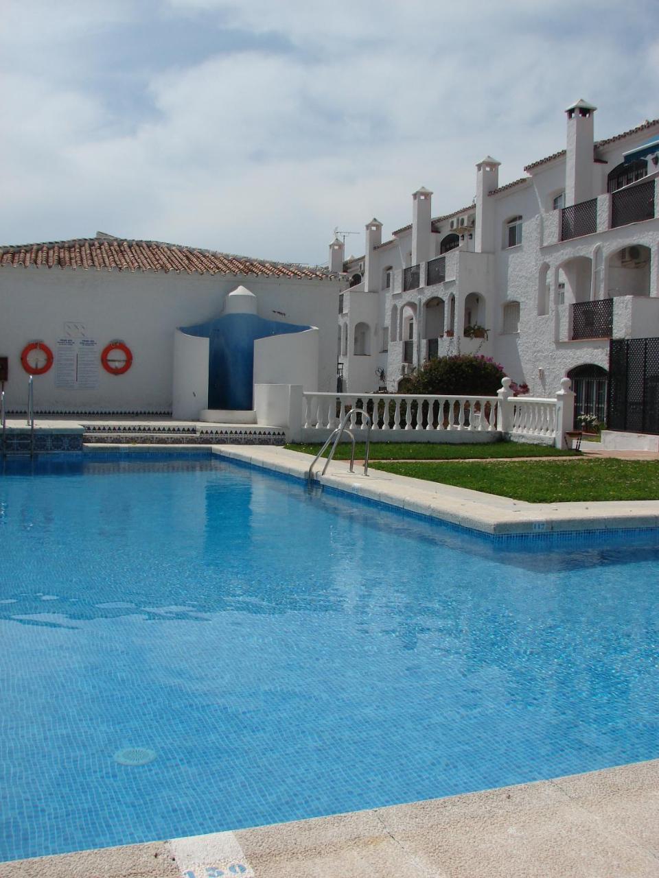 Verano Azul 12 Menyber Nerja Exteriér fotografie